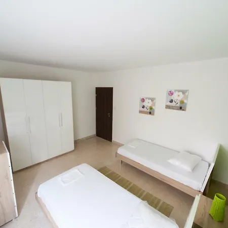 Prholidays Fabulous 3 Bedroom Sea View *