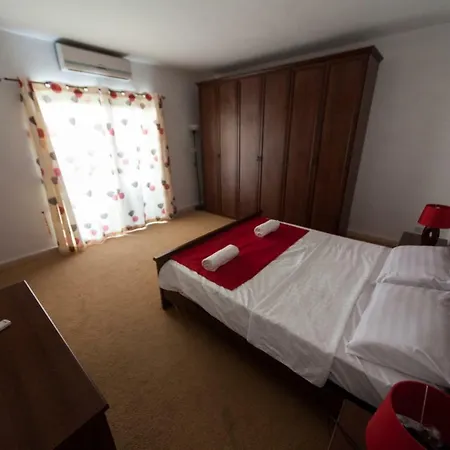 Prholidays Fabulous 3 Bedroom Sea View *