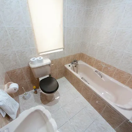 Prholidays Fabulous 3 Bedroom Sea View *
